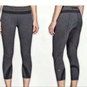 Lululemon Herringbone Grey and Black Cropped Legging